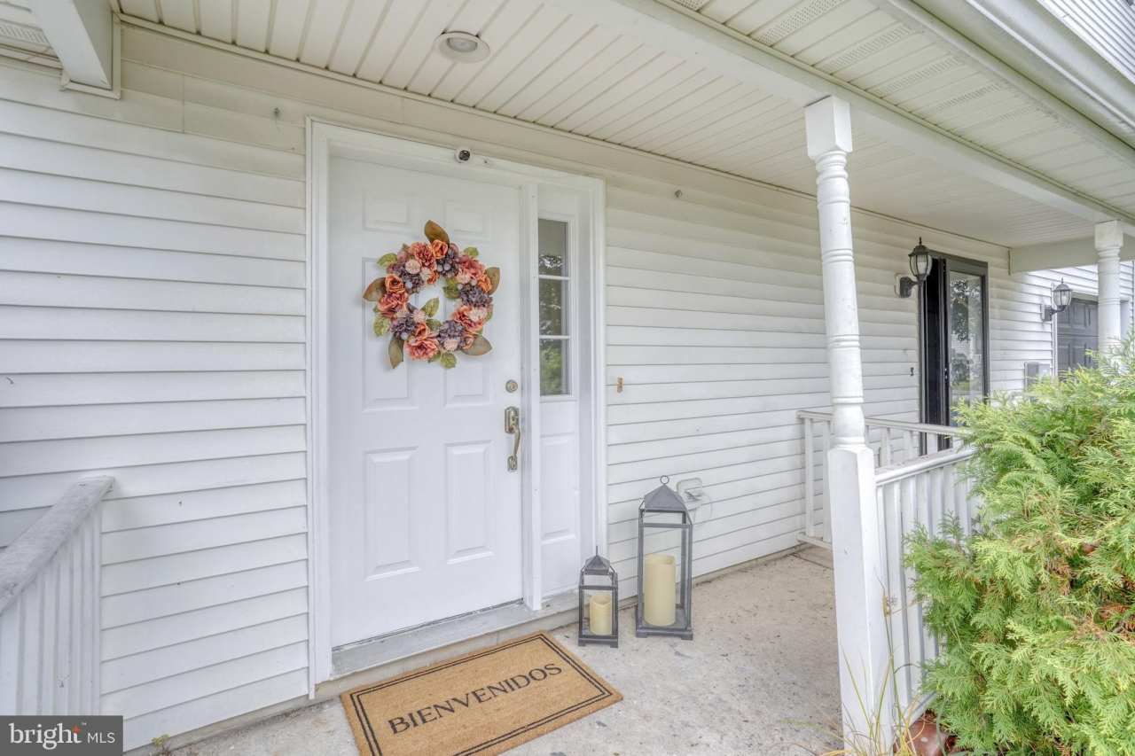 93 DOWNEY OAK Circle