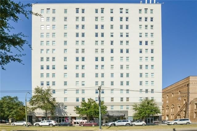 1205 ST CHARLES Avenue