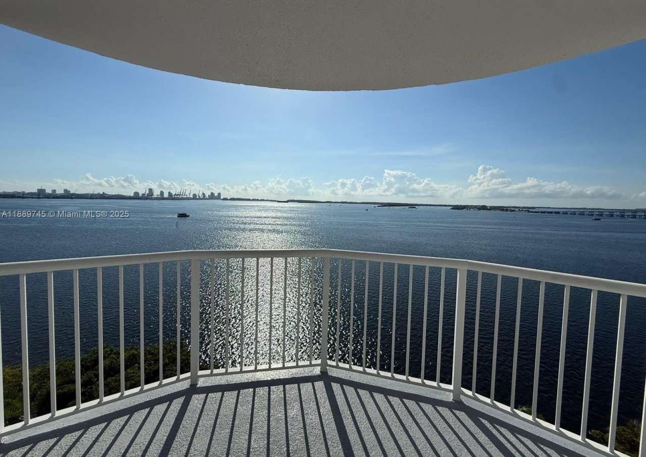 1420 Brickell Bay Dr