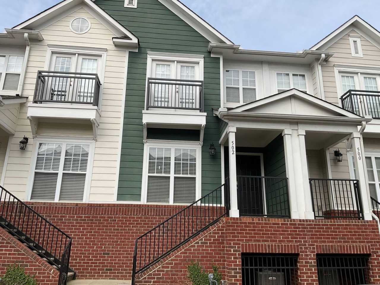 Available Now!! Beautiful 2 Bedroom Town Home - Minutes to Downtown Belmont!