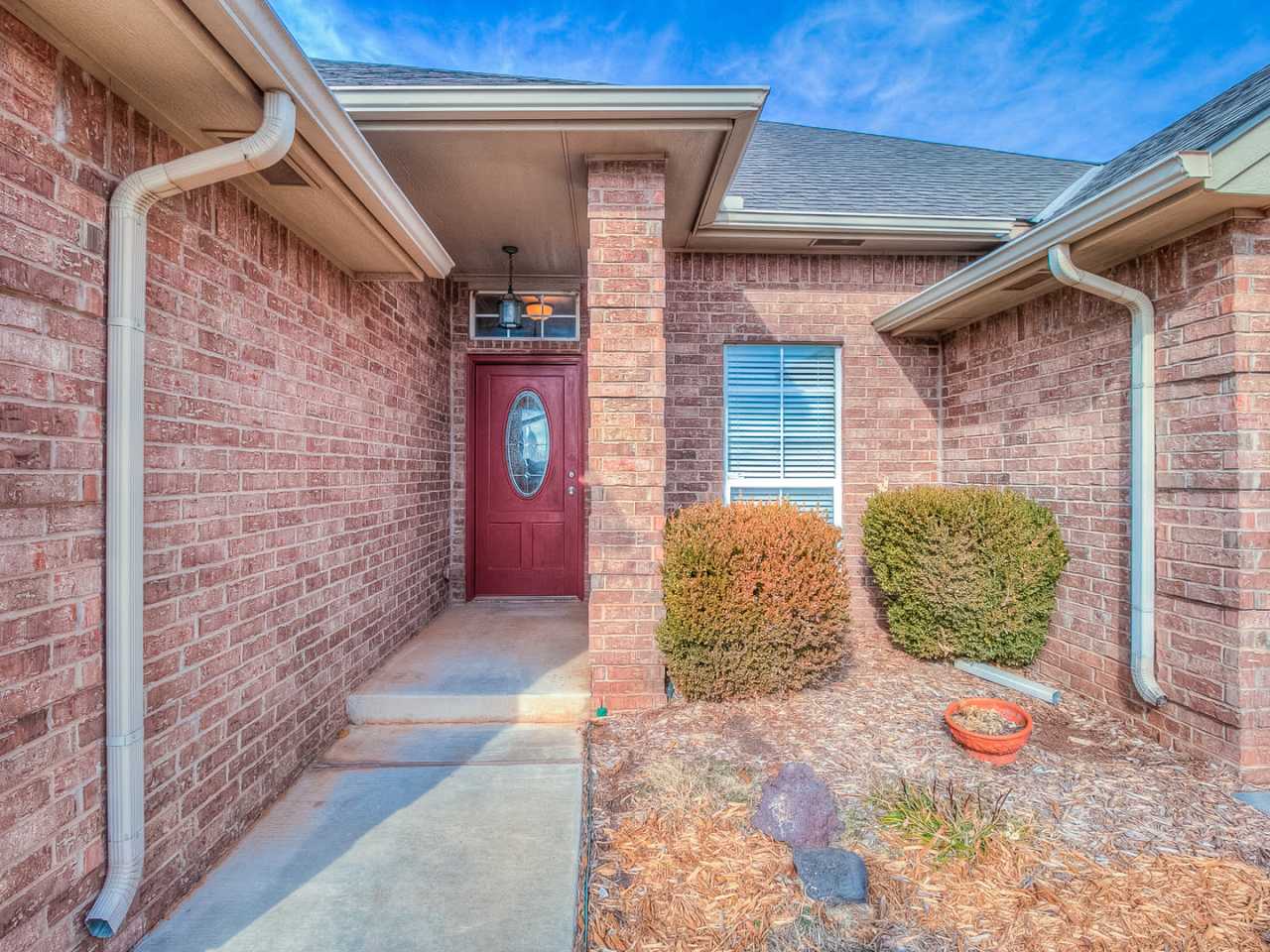 Beautiful 4 + Bedroom Home in Settlers Crossing + Deer Creek Schools!