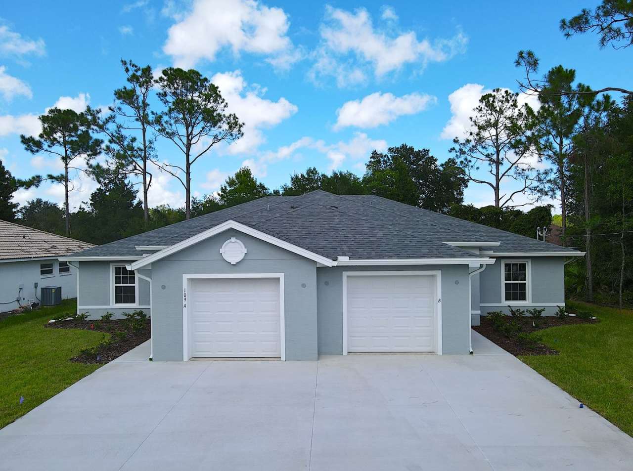 Roomy 3 Bed 2 Bath Duplex Home for Rent w Screened Lanai in Palm Coast!