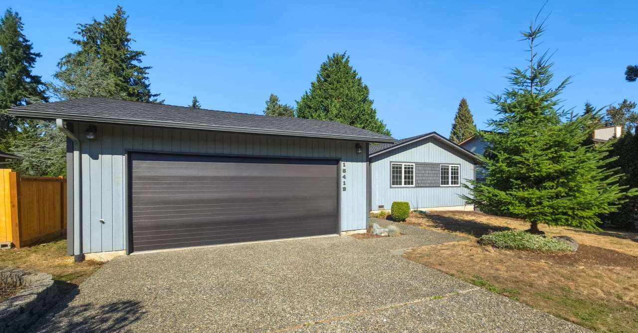 Stylish Fairwood Rambler with Modern Updates  Outdoor Charm