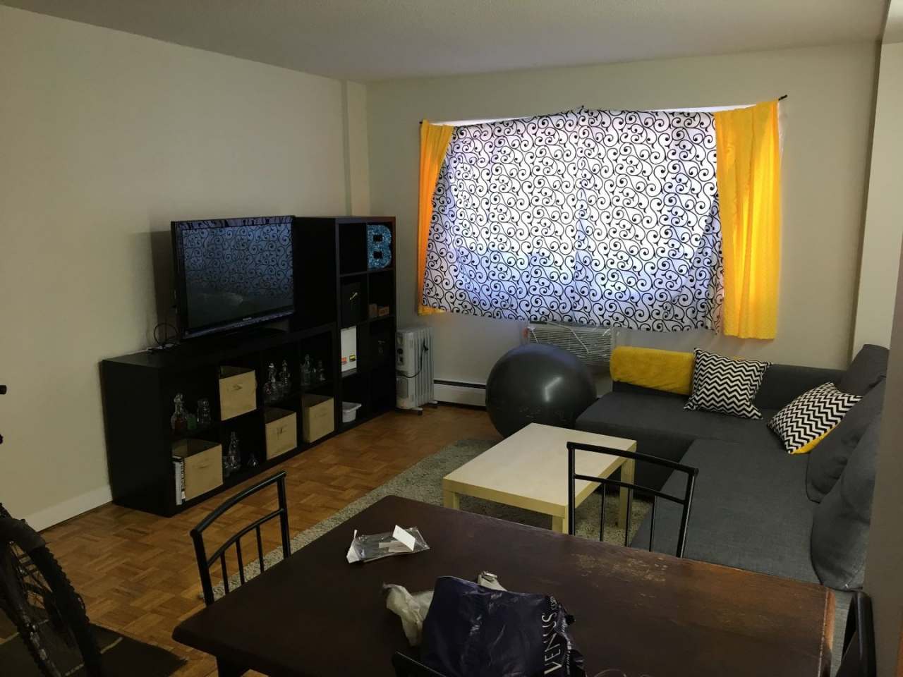 Large 2 bed unit located near Central Square in Cambridge.