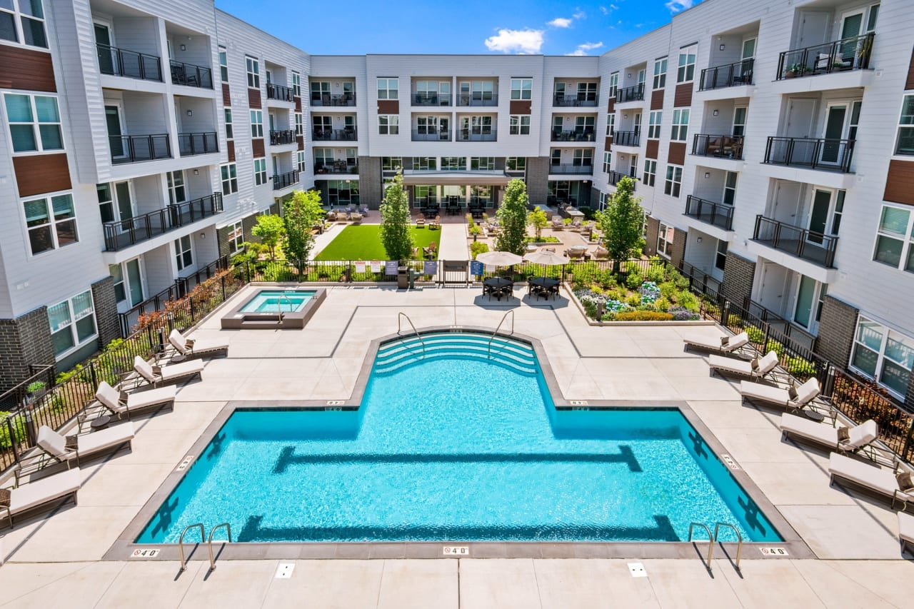 Everleigh Vernon Hills 55+ Active Adult Apartment Homes