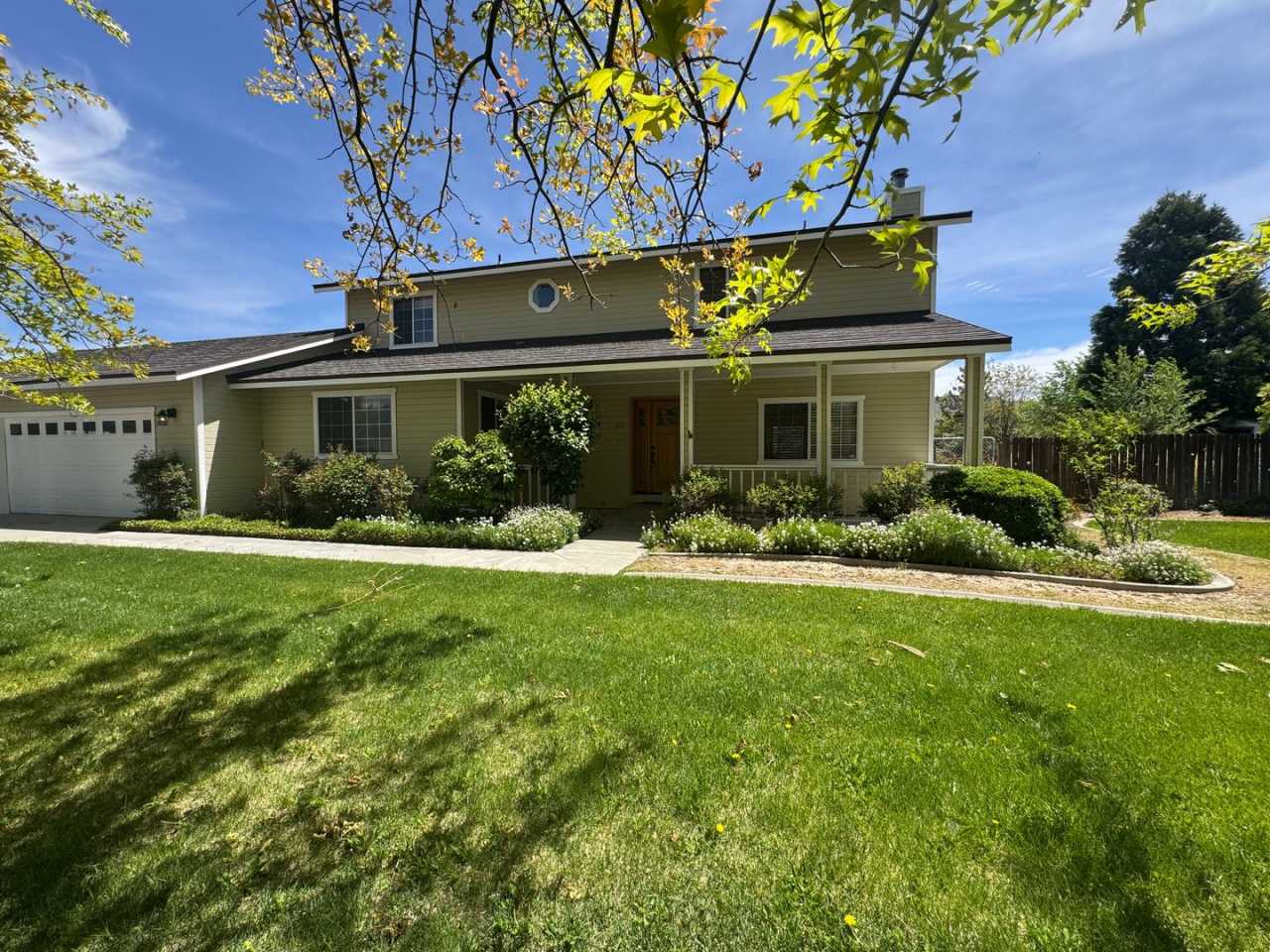 4221 Hillview Drive Carson City, NV 89701 - AVAILABLE NOW!!!!