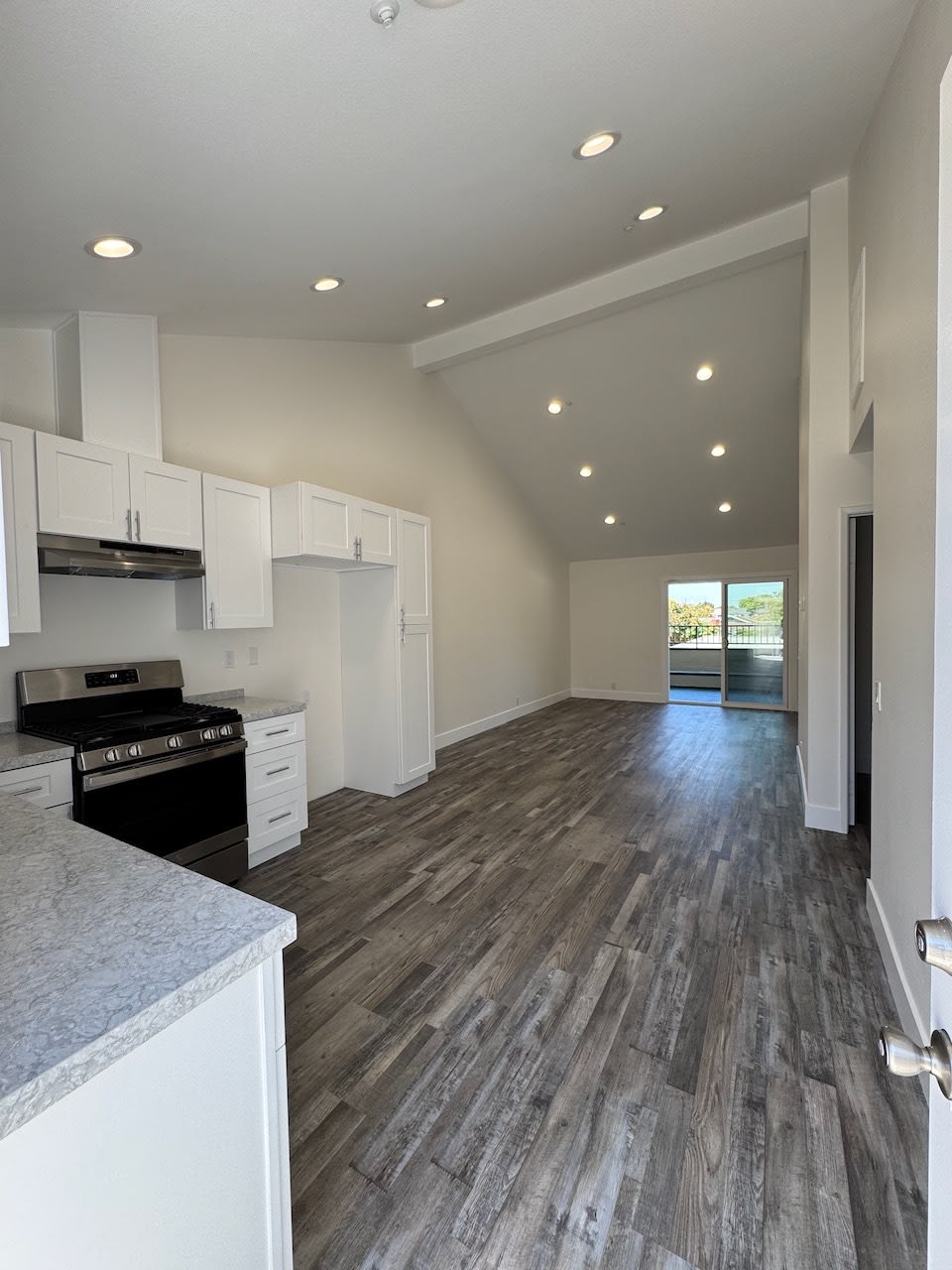 4041 Franklin Avenue