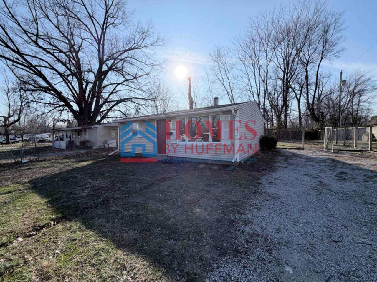 Two Bedroom House | Updated Flooring/Kitchen