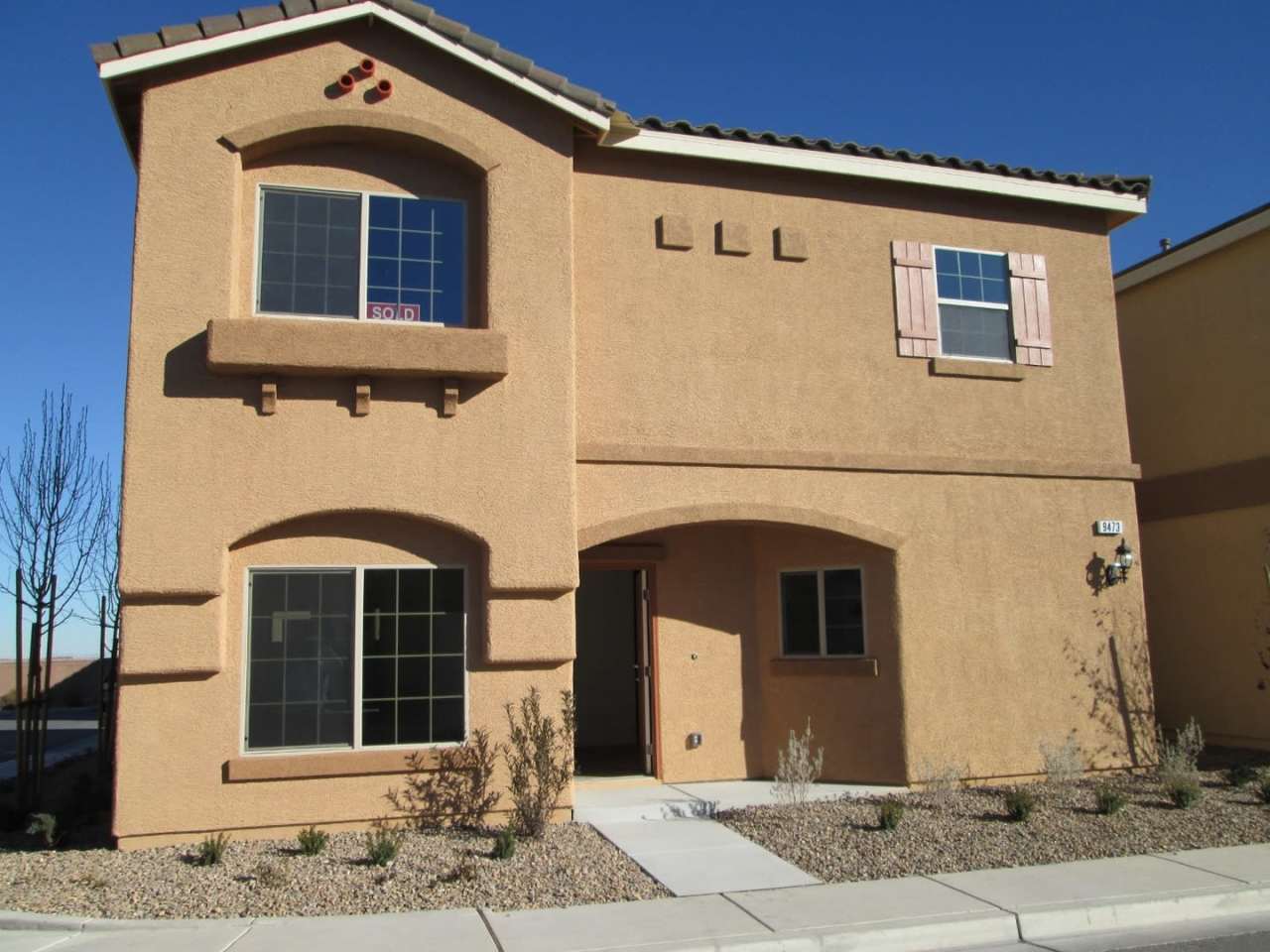 BEAUTIFUL 2,145 SQ FT HOME, 3 BEDROOMS, 2.5 BATHROOMS, GATED COMMUNITY LOCATED IN SOUTHWEST