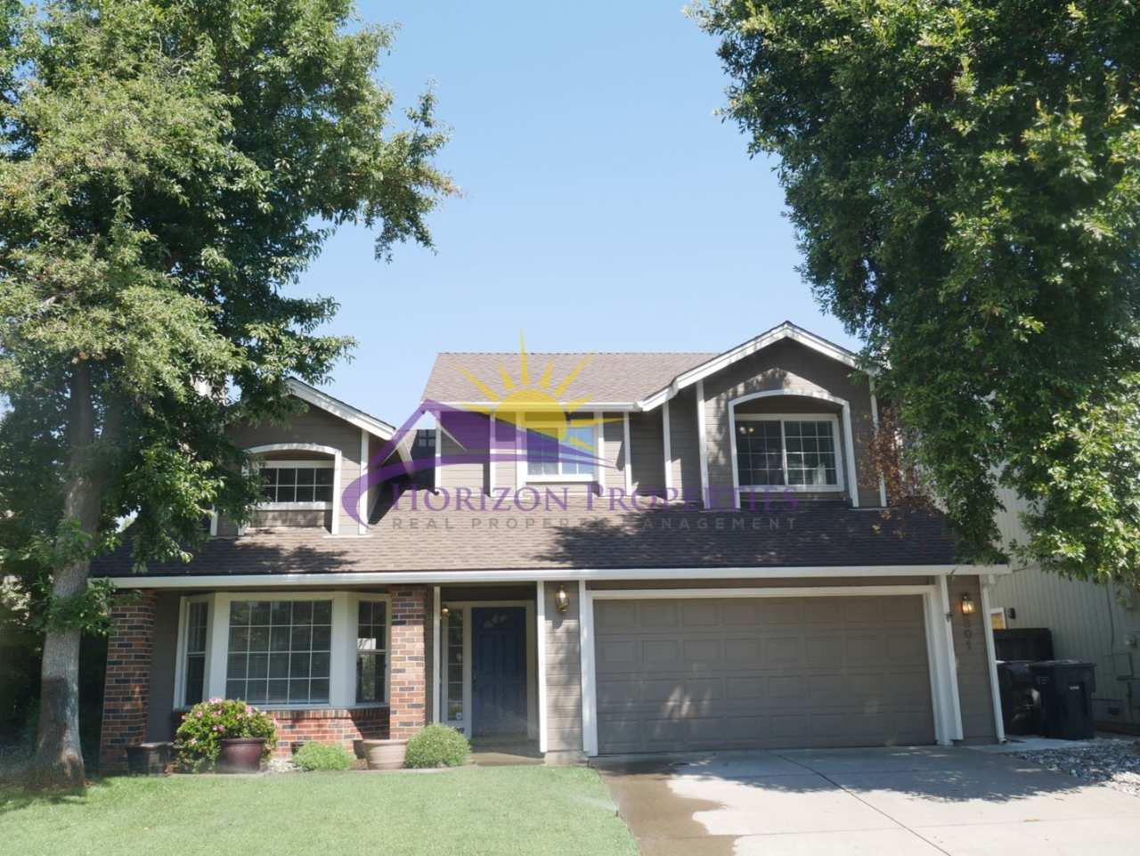 Unique 3 Bed 2.5 Bath 1,971sqft Single Family Home in Sacramento