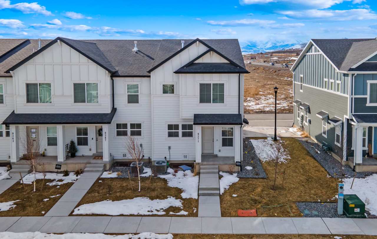 9371 North Vernham Lane