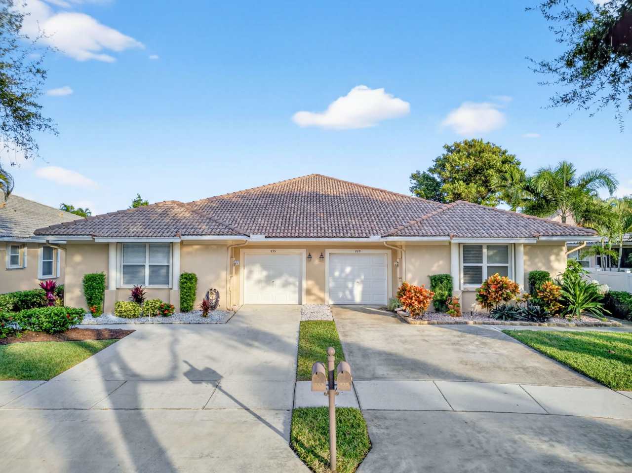 233 W Coral Trace Circle W