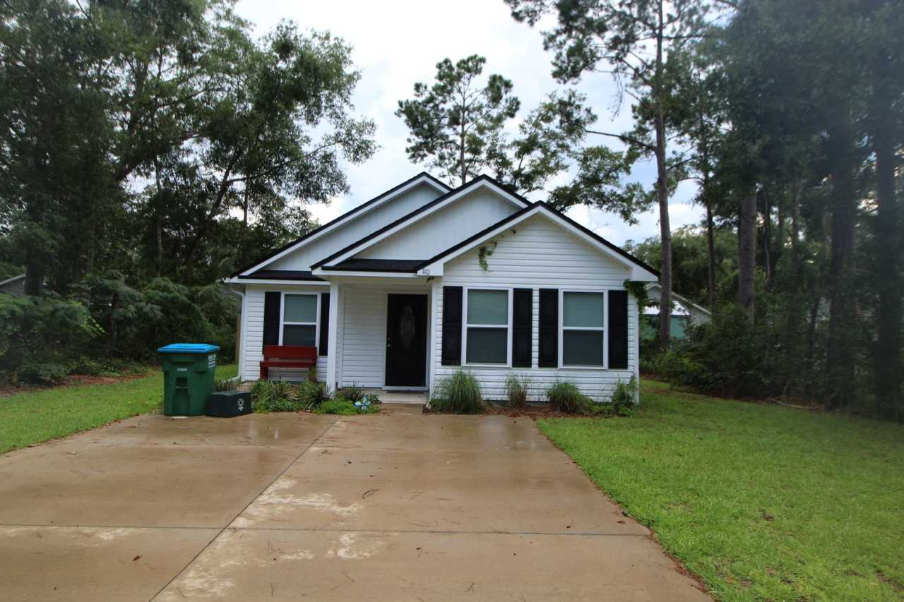 3 Bedroom in Magnolia Gardens Available Now!