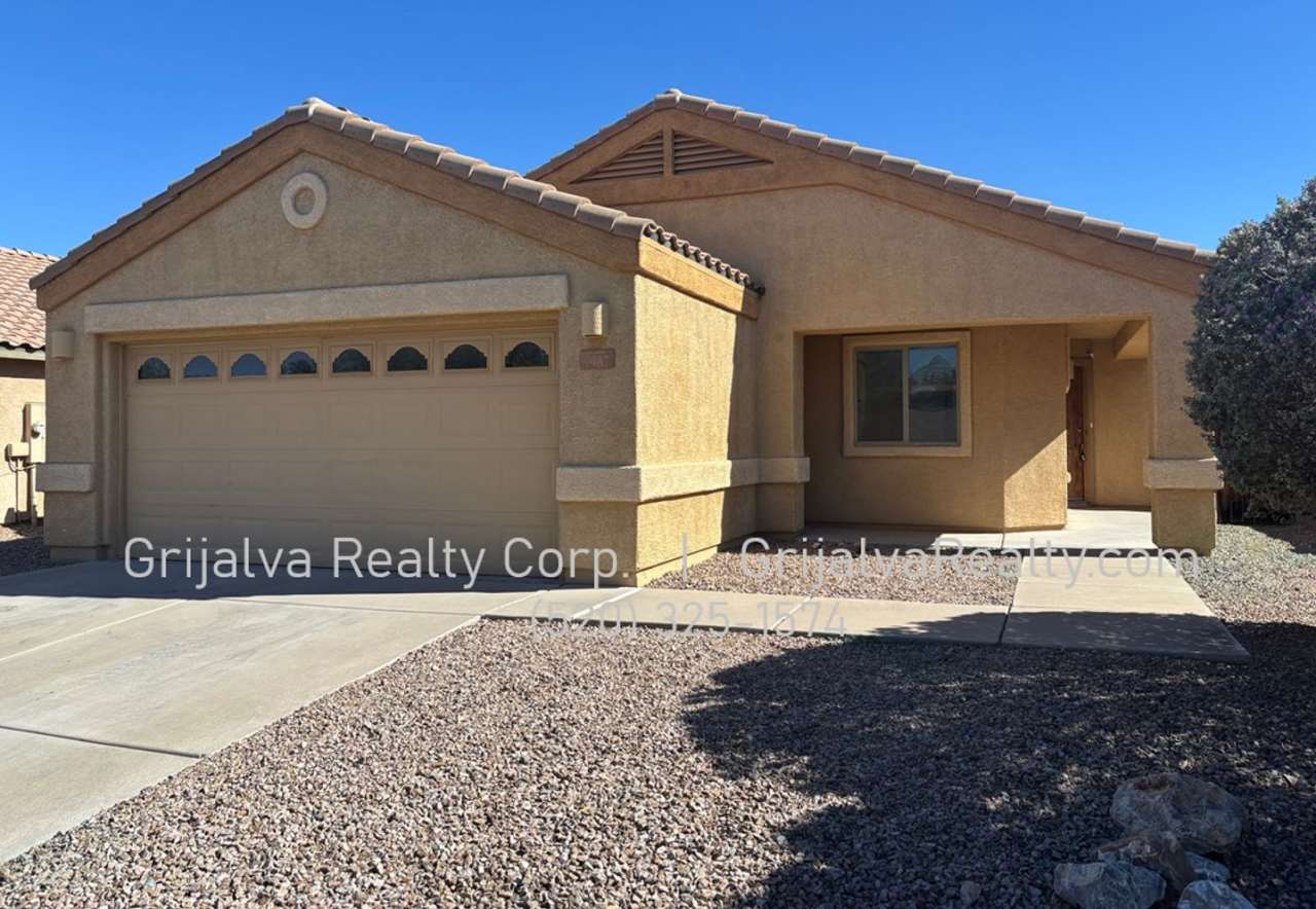 Beautiful 3 BR, 2 BA House in Gated Community (I-10/Wilmot)