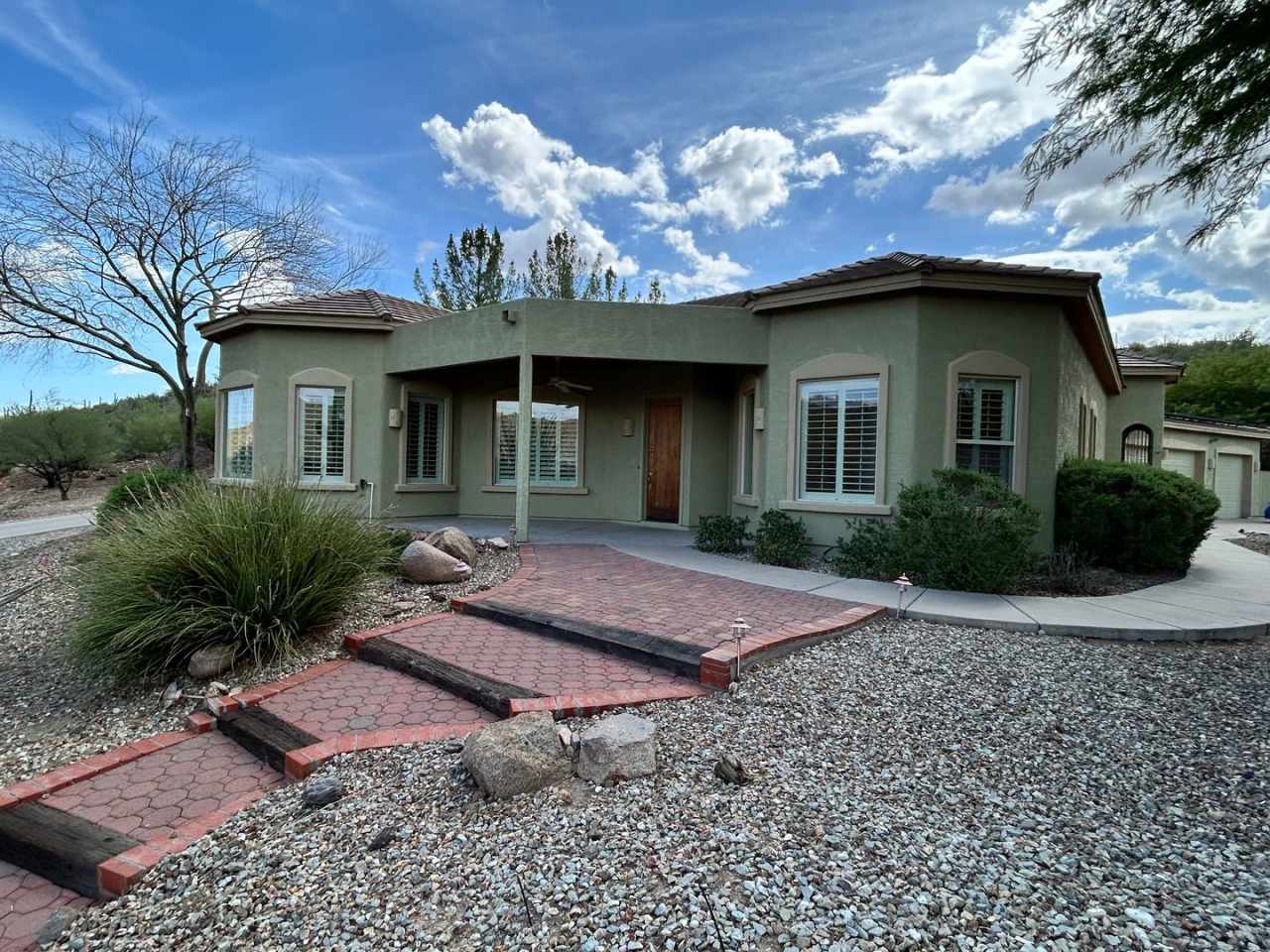 Black Canyon City Custom Home w/Pool  *NO* Carpet!