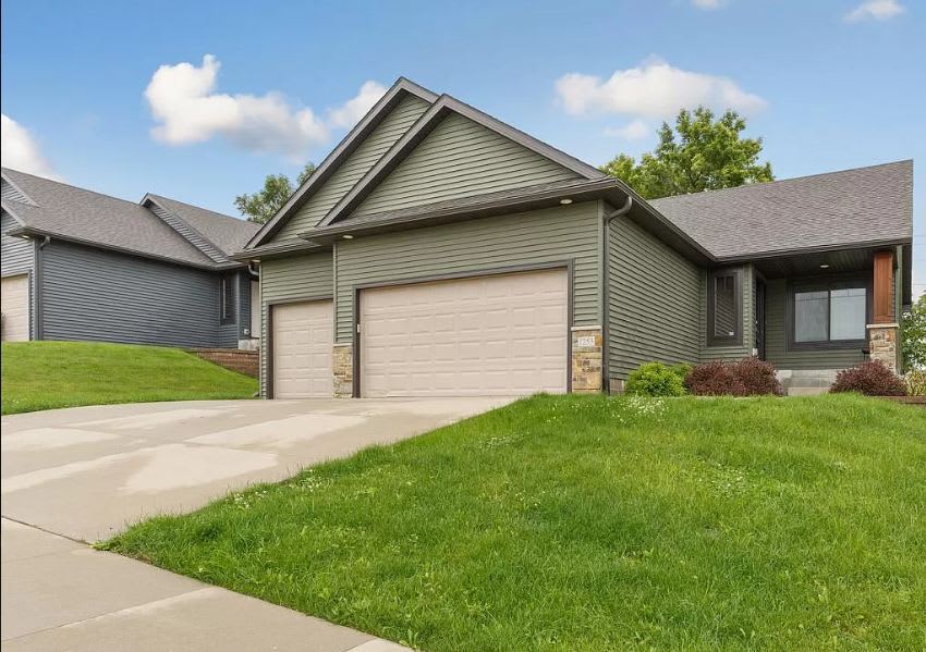 1253 Turnberry Dr Se