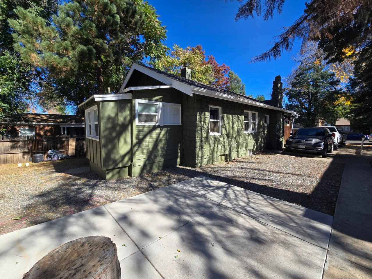 4 bed, 2 bath House On The Hill!