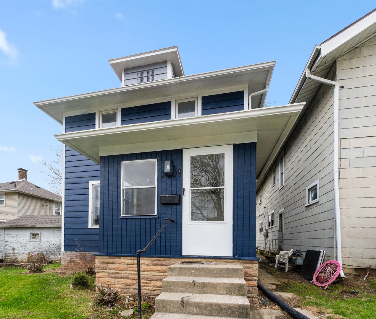 New 3 bed listing downtown Fort Wayne! *MOVE IN SPECIAL - HALF ON 1ST MONTHS RENT*