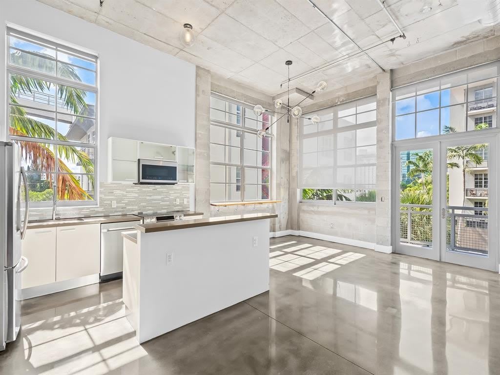 434 NW 1 Avenue