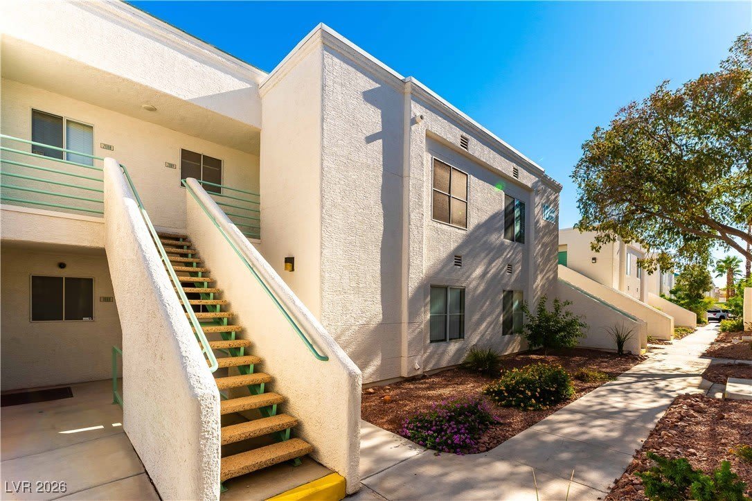 7100 PIRATES COVE Road