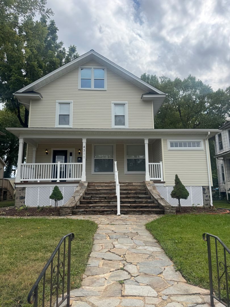 Home Available in West Forest Park!