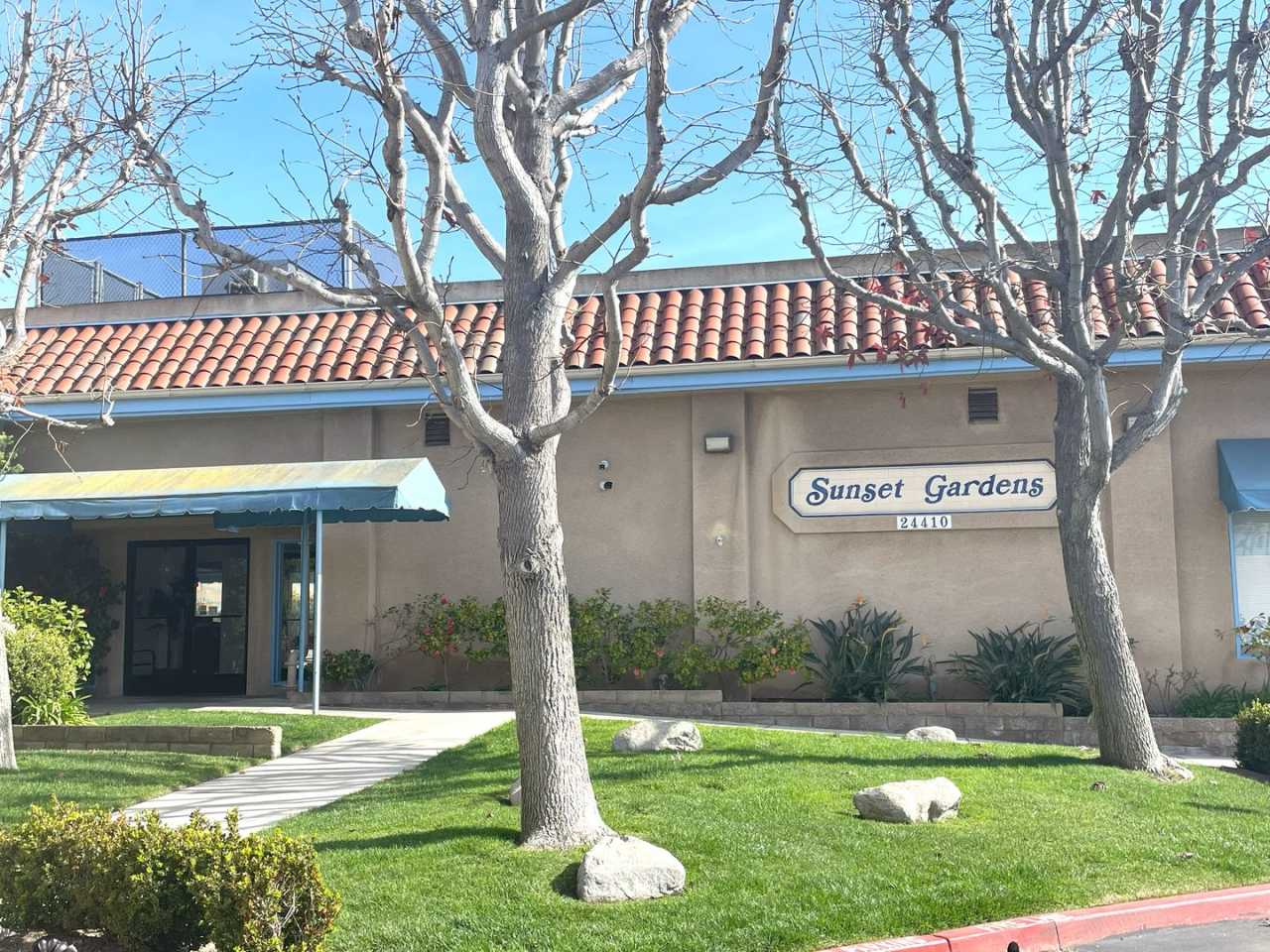 SUNSET GARDENS 1 Bedroom Condo- Furnished or Unfurnished