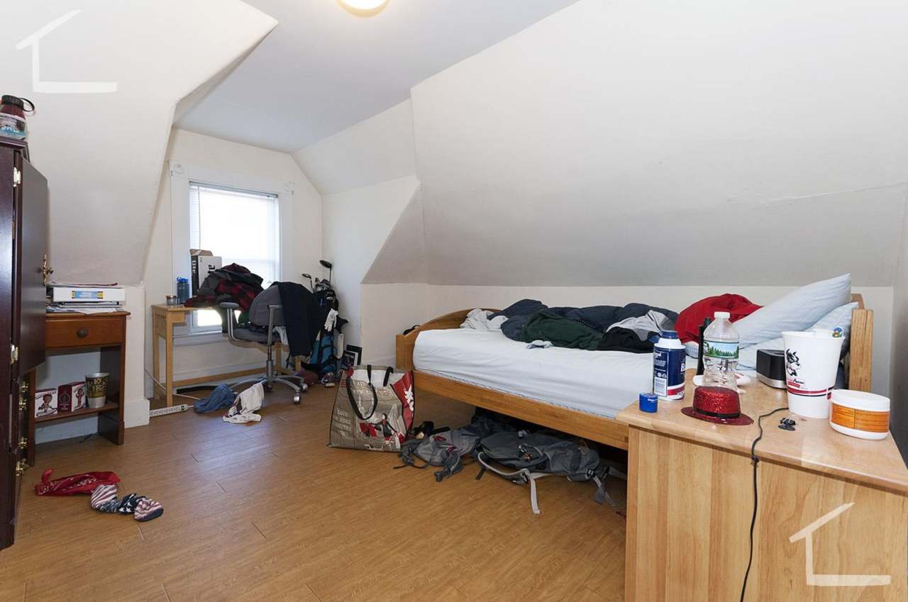 HOT ALLSTON LISTING!!!!