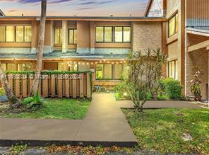 207 Wimbledon Lakes Drive