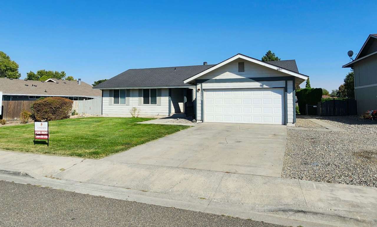 Spacious One Level 4 Bedroom, All New Kitchen Appliances, Landscaping Included!