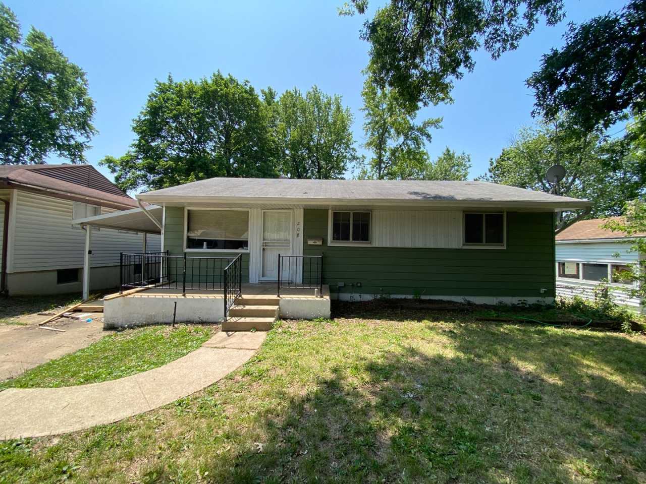 208 McAlpine | 3 Bed 1 Bath with Carport