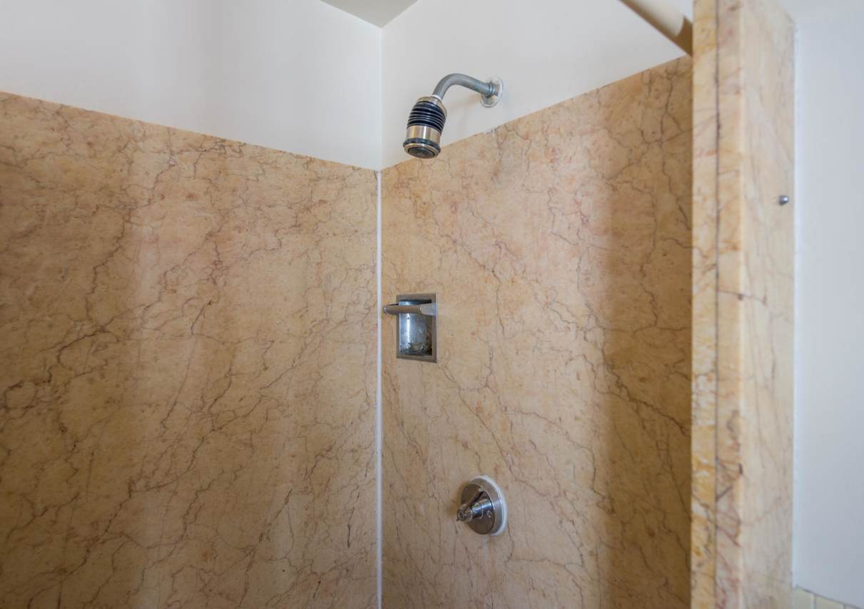 318 1/2 East 15th Avenue