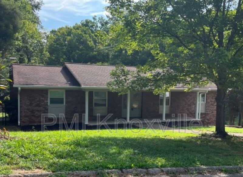 612 West Meadecrest Drive