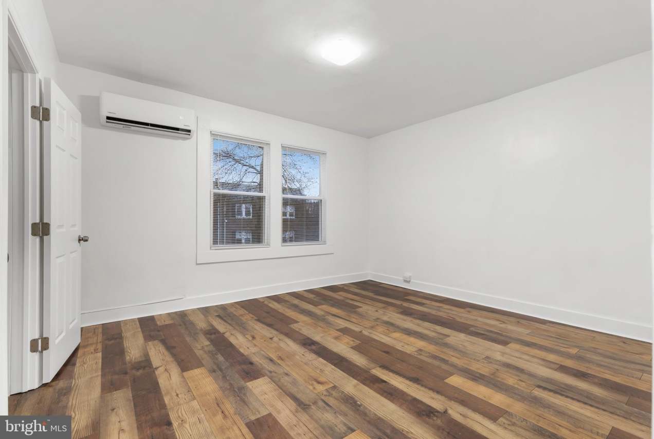 1512 ISHERWOOD STREET NE