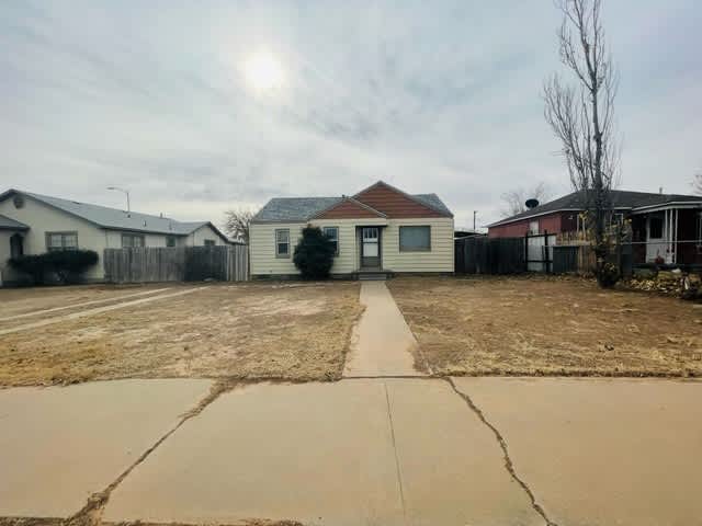 1002 W Deming St