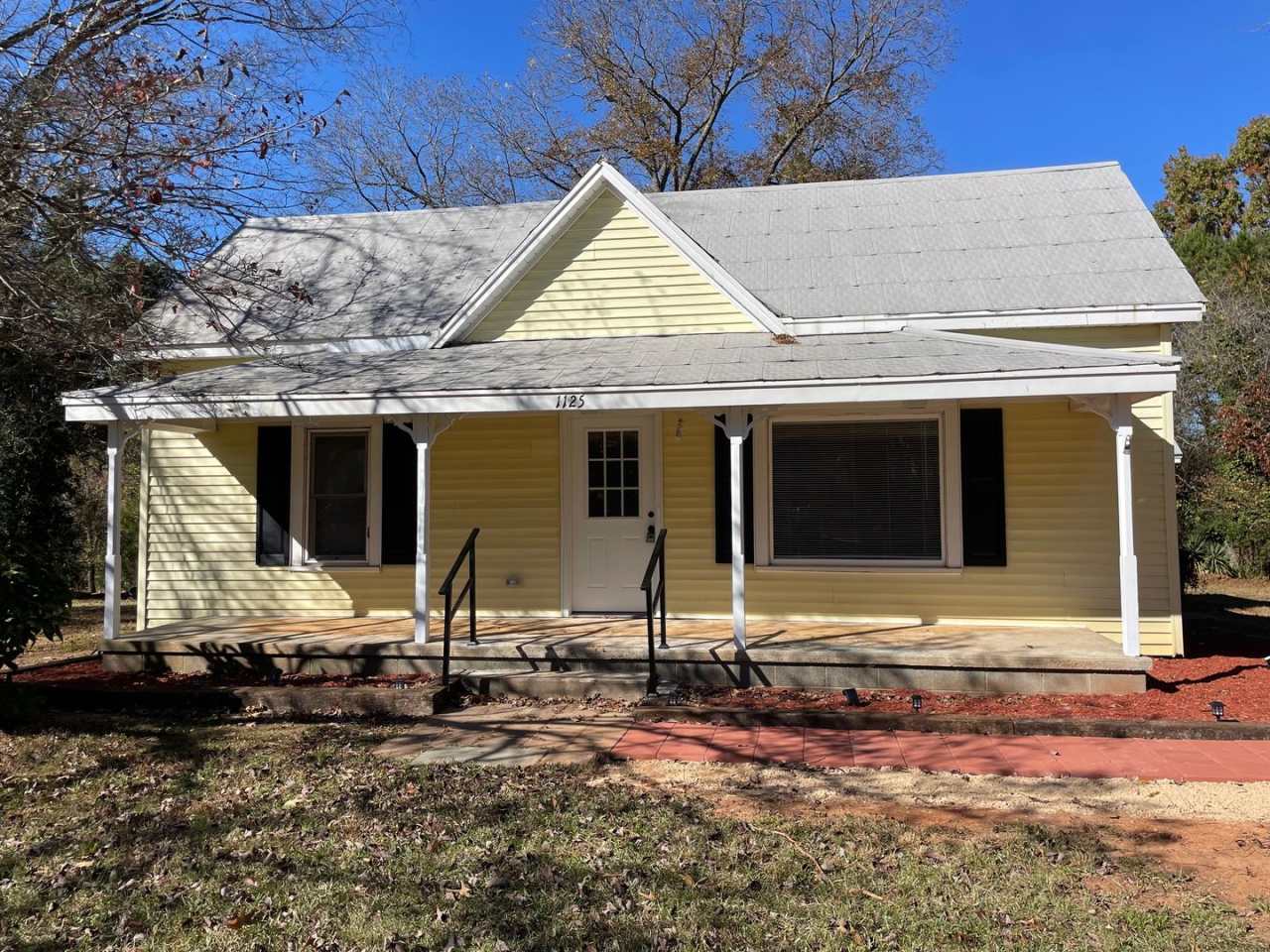 Newly Renovated 2-3 Bed, 1 bath home located in Randleman!!