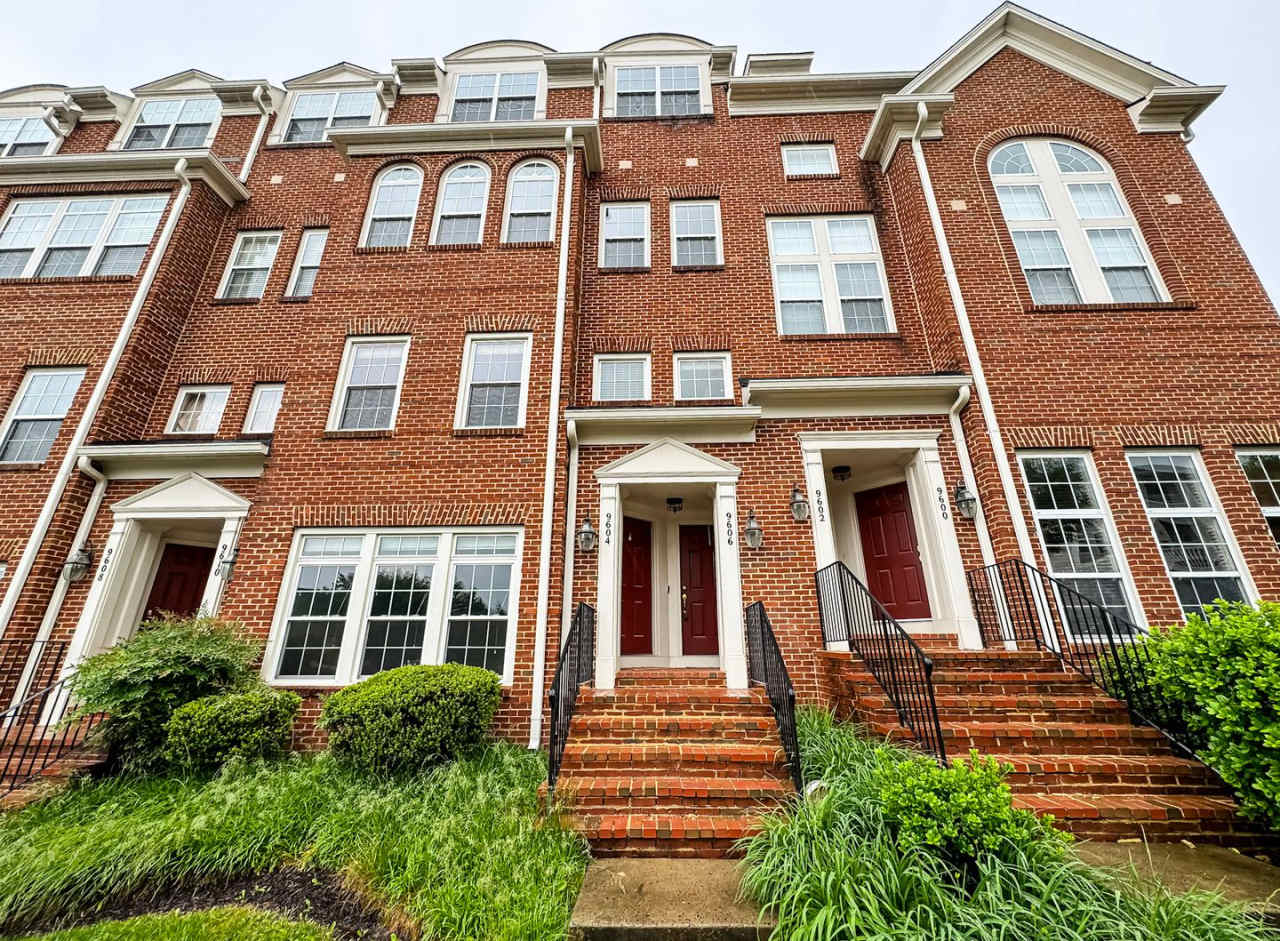 Fantastic 3 Bed 2.5 Bath Brick Townhome In Manassas Park Station Community