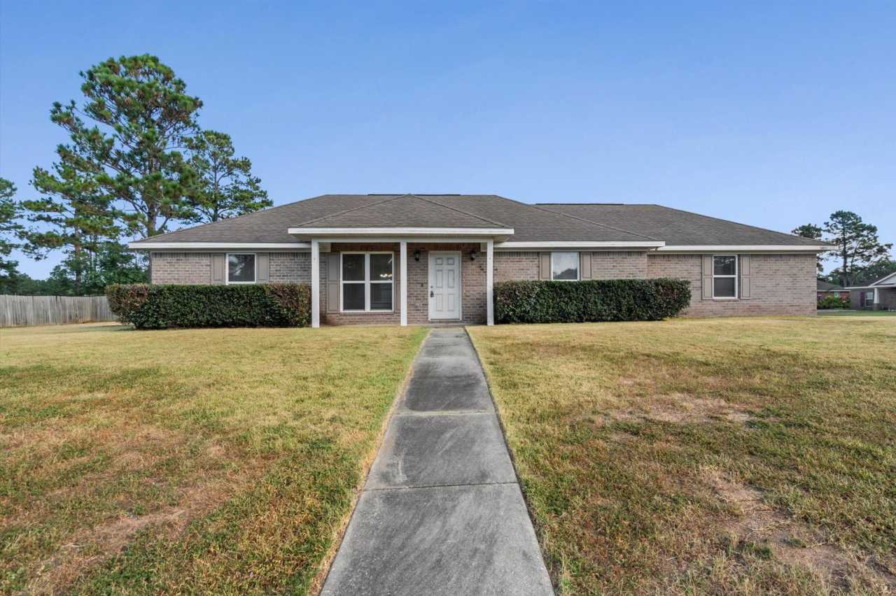 MOVE IN READY HOME IN SEMMES, AL