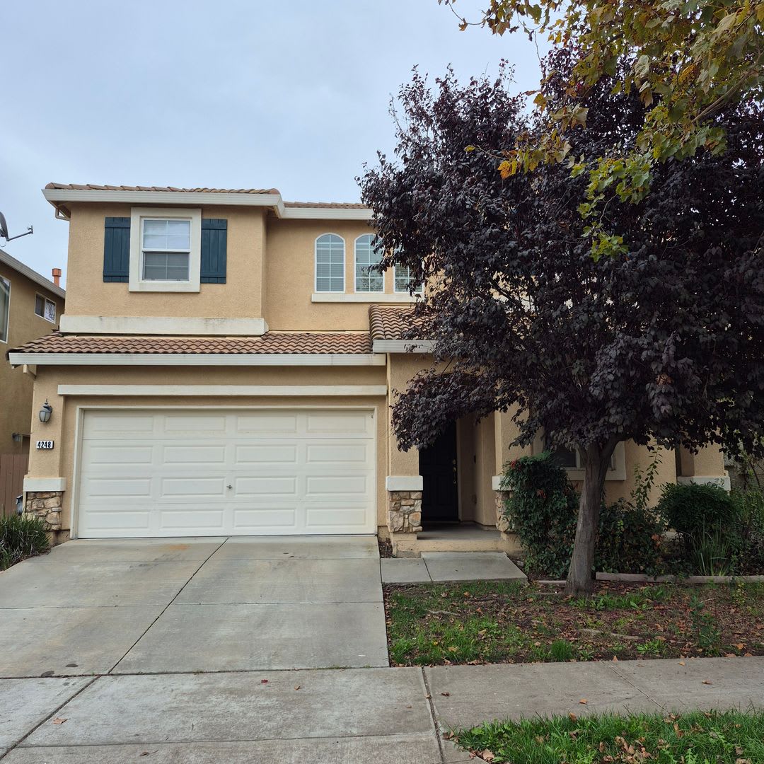 Natomas Home available for Speedy Move in.