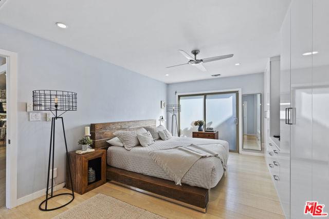 1362 Palisades Beach Road