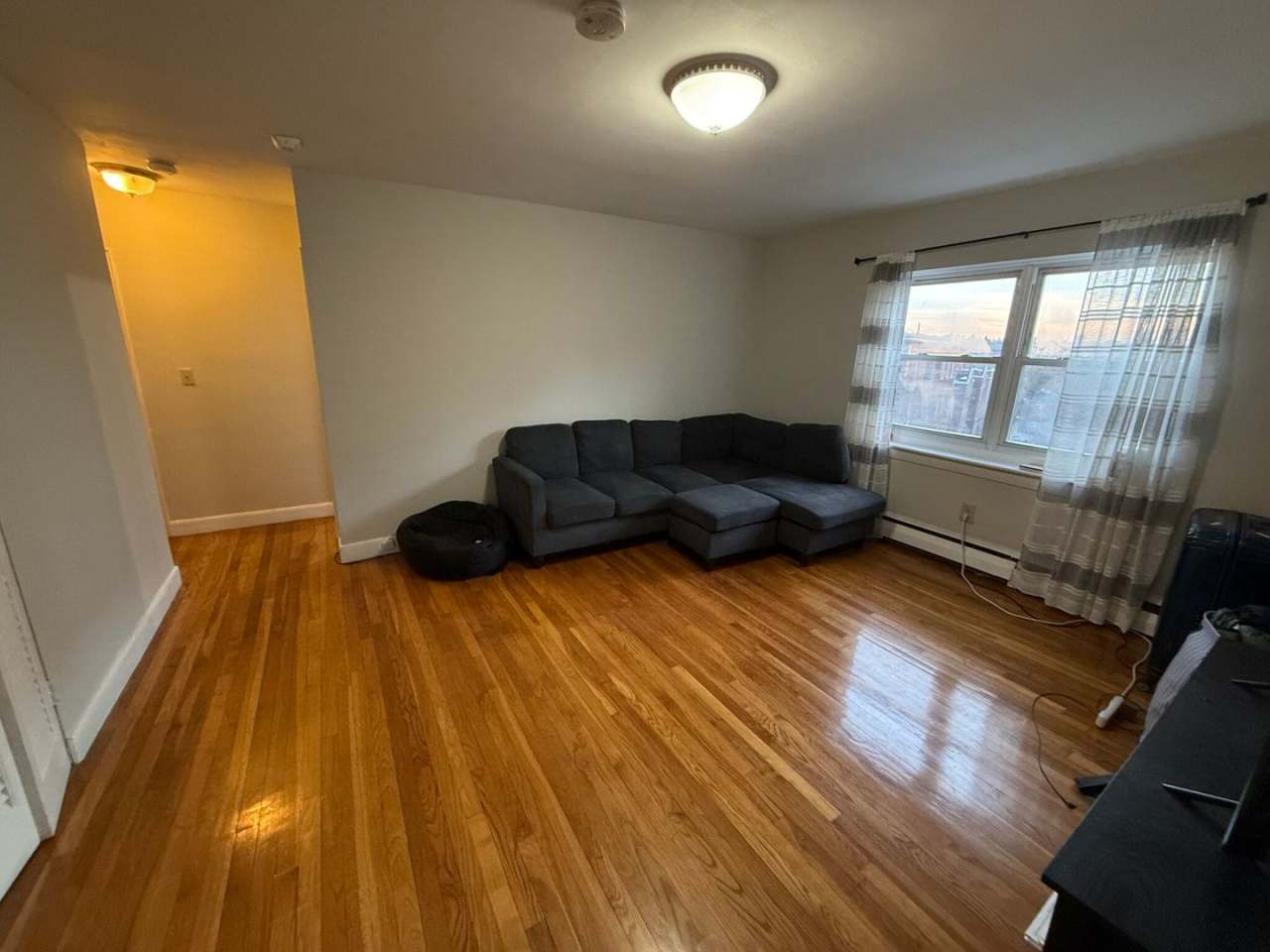 Sun drenched 2 bed 1 bath in vibrant Allston
