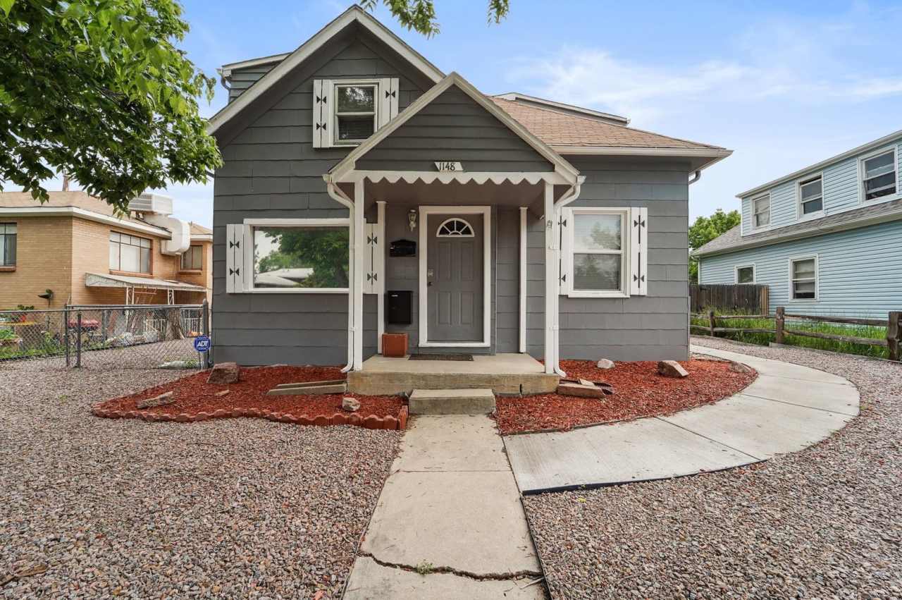 2 Bedroom/ 1 Bathroom unit in Multi Family Duplex in Aurora