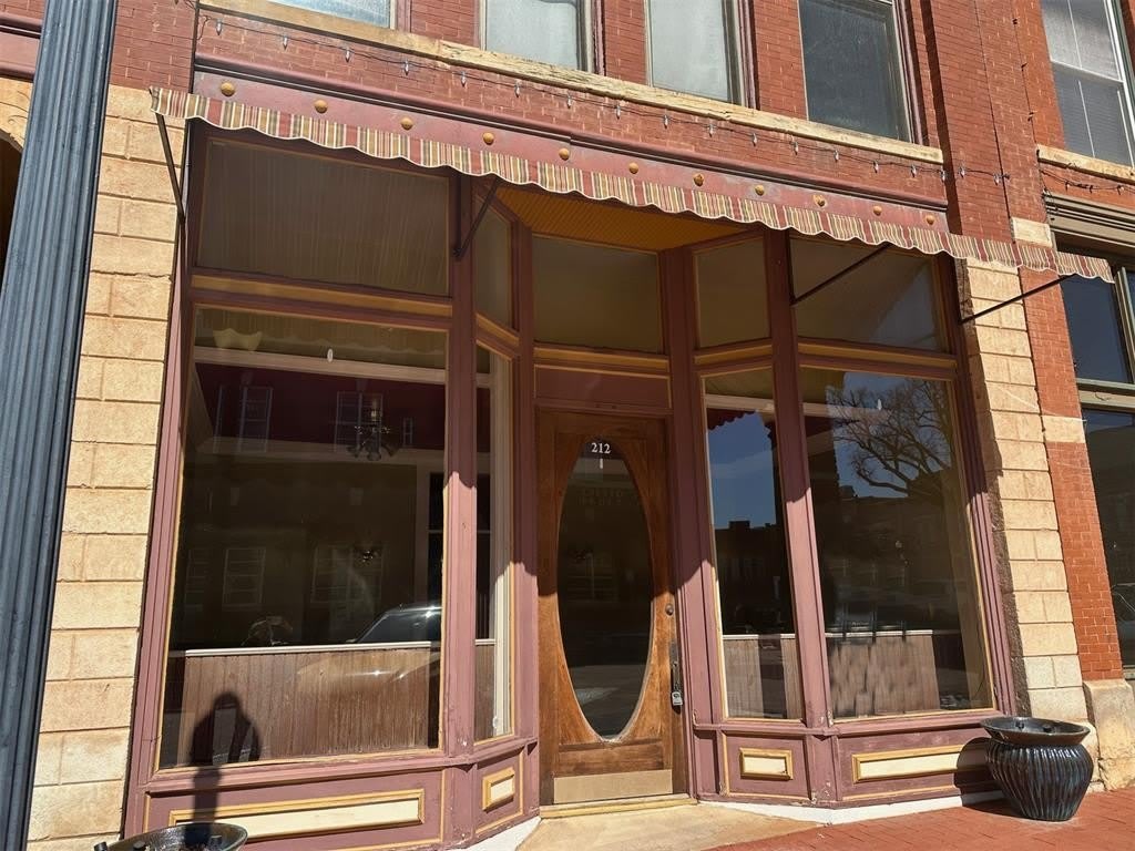 212 W Oklahoma (Office) Avenue