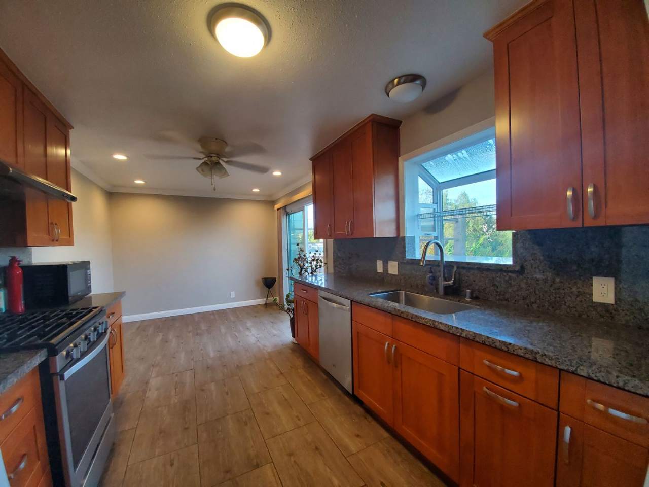 Top floor, 3 bed, duplex in Millbrae