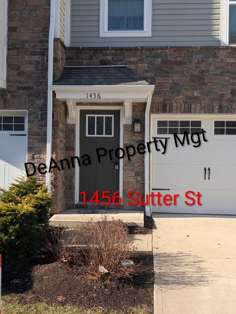 Luxury -3 bedroom Townhome. Avon, Oh.