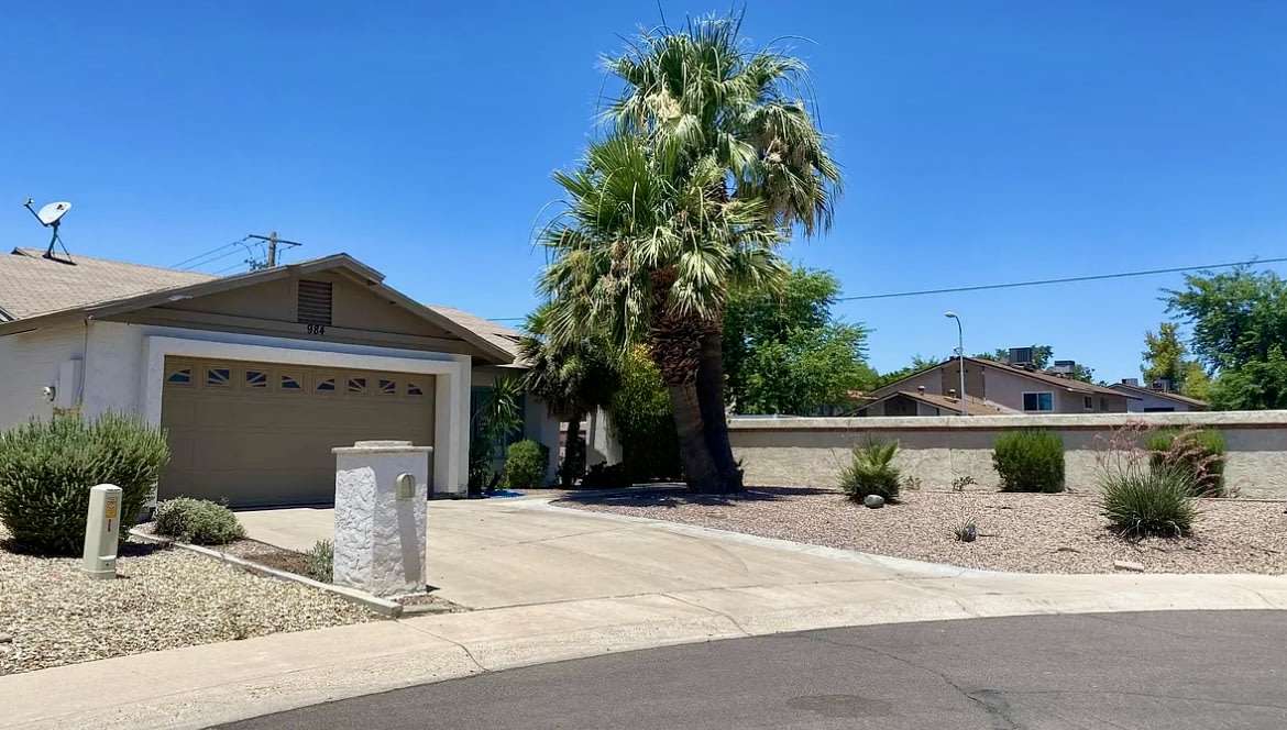 984 North 85th Place