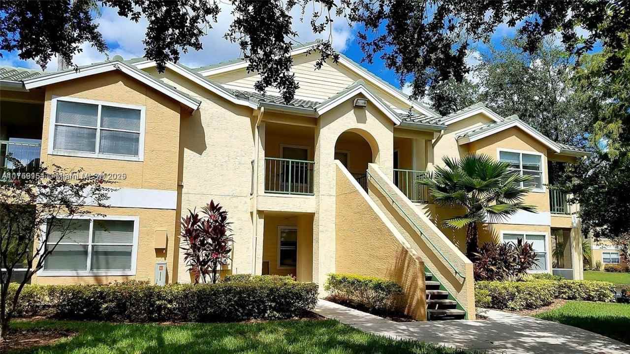 12581 Equestrian Cir