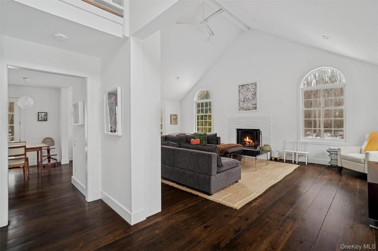 1008 Middle Line Hwy