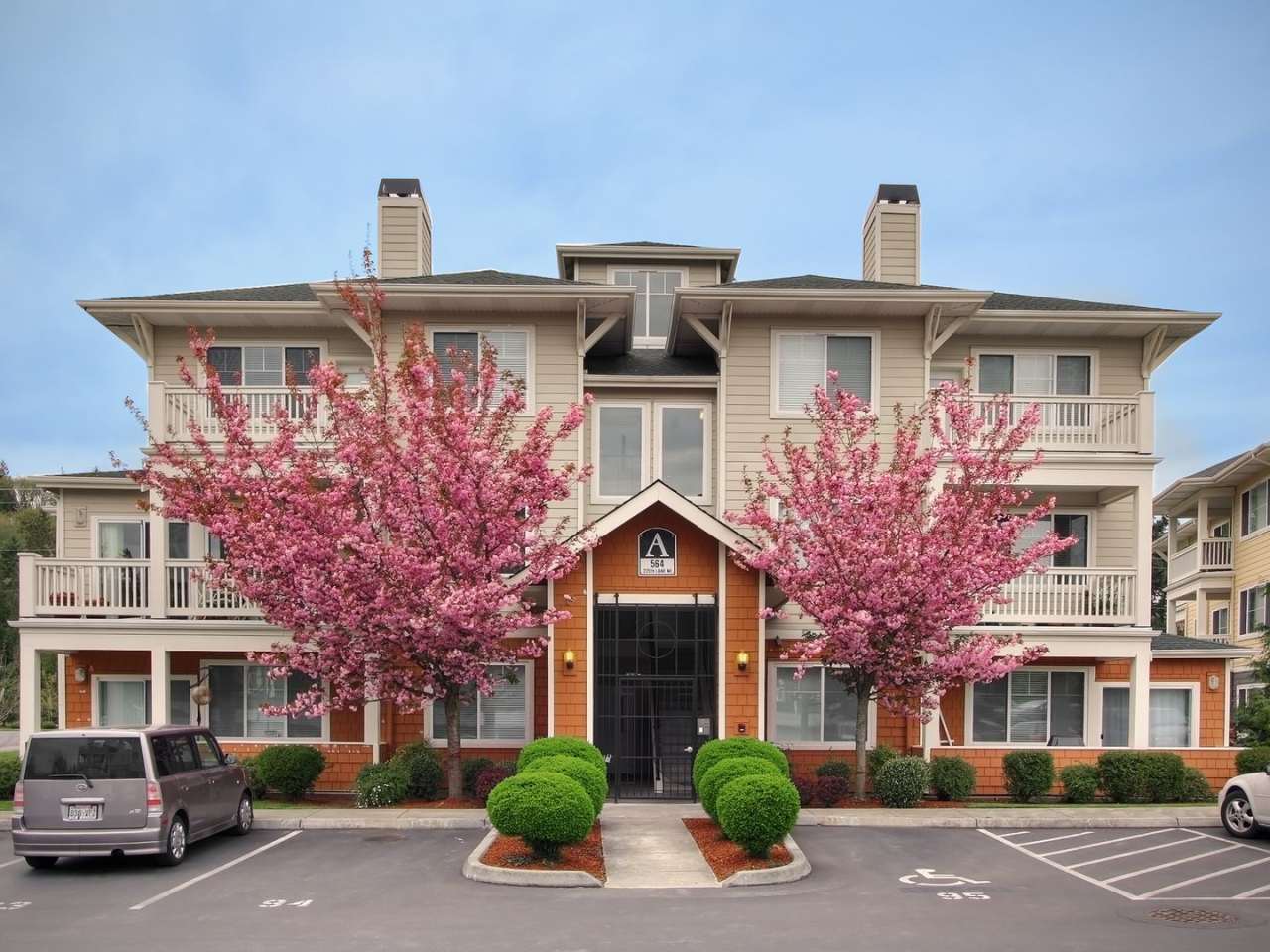 0bd/1ba Sammamish Condo