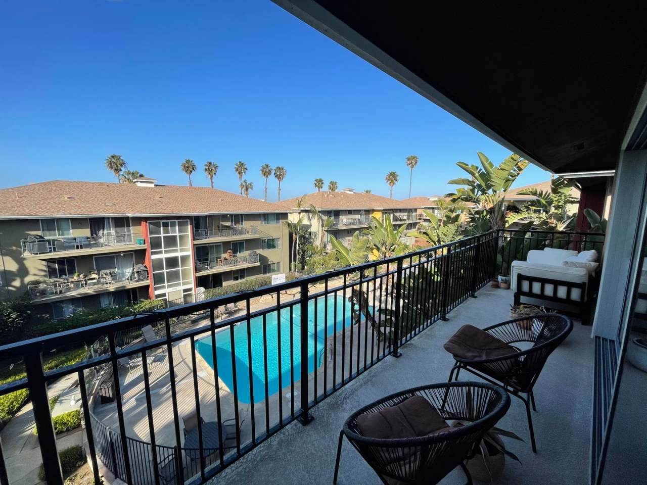 Newly renovated beachside condo in the heart of Bird Rock La Jolla