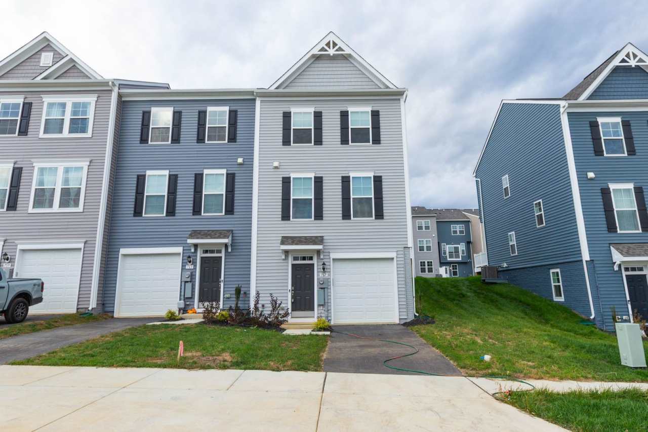 3 Bed/3.5 Bath NEW Townhome in Charles Town, WV